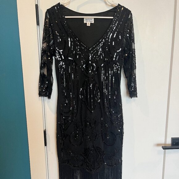 1920s Style Black Beaded & Sequin Margaux Sleeved Fringe Dress - Picture 5 of 8